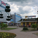 Универмаг, Макдональдс и музыкальная школа. День города - 2015 Универмаг, Макдональдс и музыкальная школа. День города - 2015
