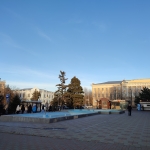 Платовский проспект. Фонтан перед универмагом Платовский проспект. Фонтан перед универмагом